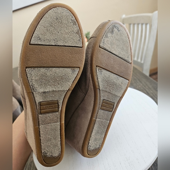 Toms Ankle Booties Beige/Tan Suede Leather DESERT WEDGE Lace Up  Size  6 - Picture 4 of 8